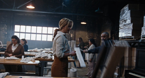 Joy.2015.1080p.BluRay.CZ SK.EN.x265.HEVC My.mkv snapshot 00.46.57 [2025.07.20 13.06.06]