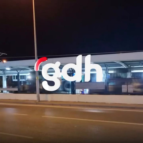 h KMUAbXd6zf4fHv.jpg