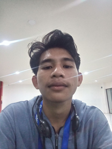 photo 6226589590421096907 y.jpg