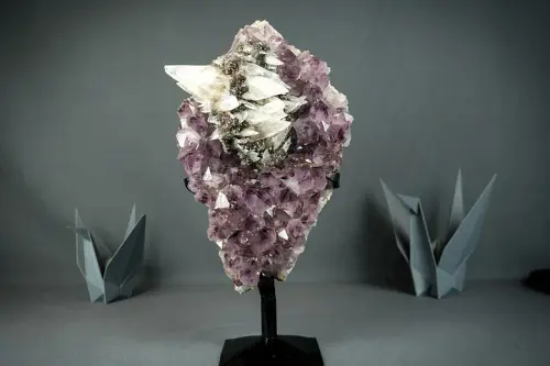 Amethyst Geode Lamp.webp