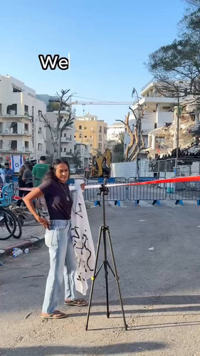 eE9 KMon7432wxgl.jpg