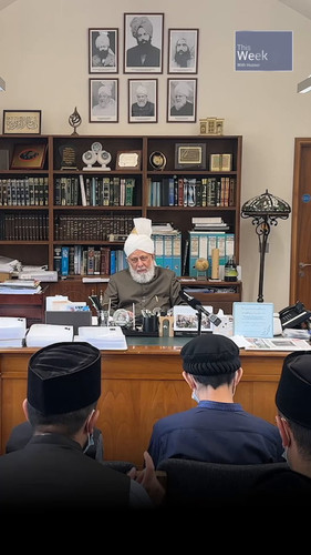 0JLbueTuiOLpmU q.jpg