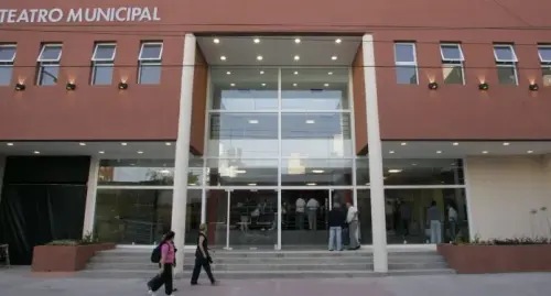 Teatro Municipal 696x385 1.webp
