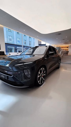 lj6O9X8 PMxTQEzV.jpg