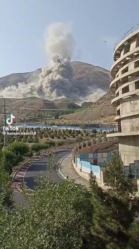 B7lqyUVHH T1DYsA.jpg