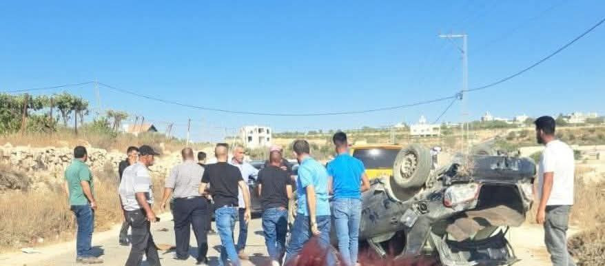 قال الناطق الإعلامي باسم الشرطة العميد لؤي ارزيقات إن طفلة تبلغ من العمر 3 سنوات توفيت وأصيب آخرون بجروح في حادث انقلاب ذاتي على طريق حلحول - خاراس شم...