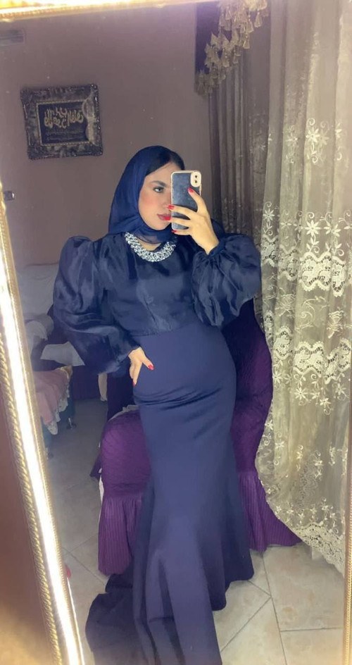 عودها مظبوط وجسم ممشوق