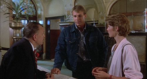 Howling.II.Stirba.Werewolf.Bitch.1985.1080p.BluRay.x264 MOOVEE.mkv 002450749.png