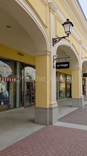 xsyp glyrvhZOtwf.jpg