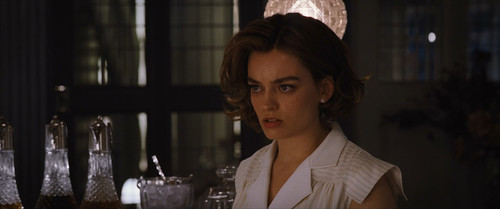 Death.on.the.Nile.2022.1080p.BluRay.x264.DTS HD.MA.7.1 MTeam.mkv snapshot 01.46.54.992.jpg