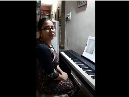 Online keyboard classes.jpg