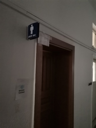 teknoloji binası tuvalet braille eklenebilir.jpg