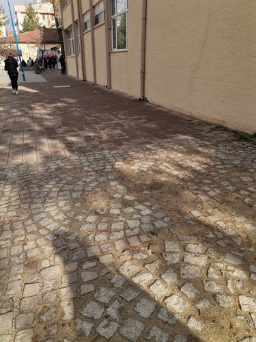 C blok önü arnavut kaldırım örneği.jpg