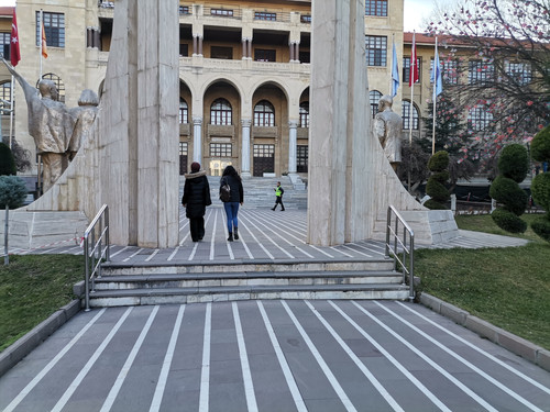 Rektörlük Girişi 1.jpg