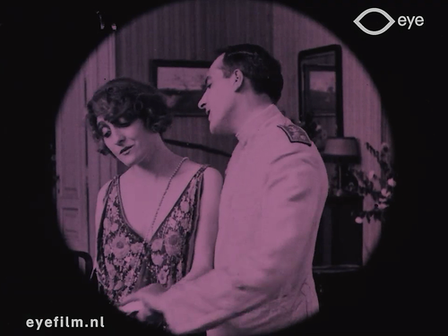 Una notte a Calcutta.mkv 20191224 164815.524.png