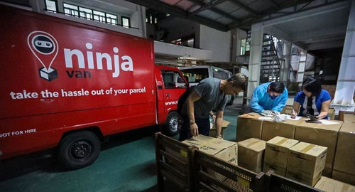 ninja van cua hang.jpg