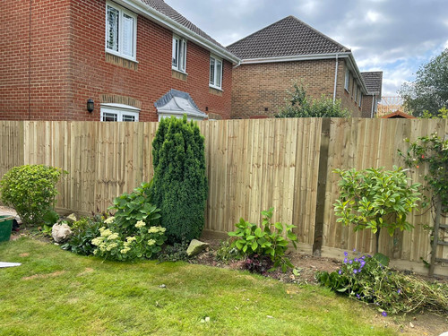 Garden Fencing East Sussex.jpg