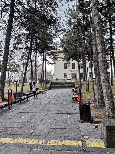 A blok önü merdivenleri 1.jpg