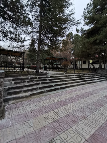 Teknoloji A blok orta bahçe.jpg