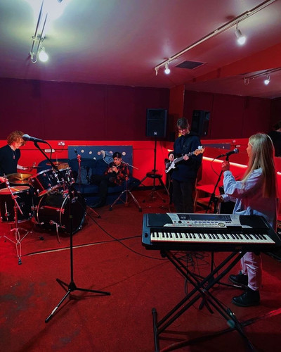 329006300 1220038981930781 2496018726363349430 n.jpg