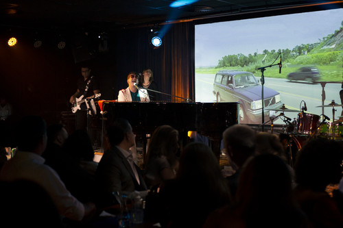 0094 22 12 22 EltonJohn Diamonds IMG 5465 copy.jpg