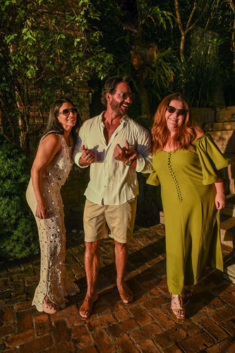 karinemal alo alo bahia.jpg