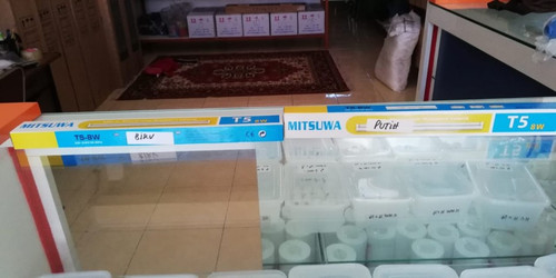 LAMPU T5 ETALASE DEPOT AIR MINUM 8W MITSUWA Putih.jpg
