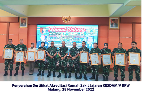 PENYERAHAN SERTIFIKAT 22x30.jpg