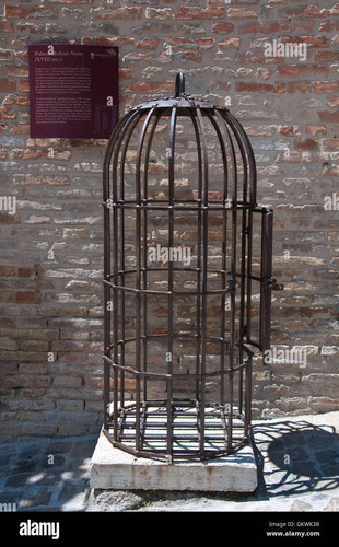 gabbia di tortura.jpg