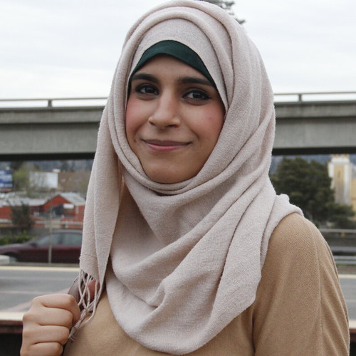 zainab sweater sq f64eddb46252f7edd3cf9abba90da9580c13bc32 s800 c85.jpg