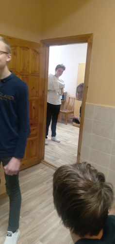 704287975e64.jpg