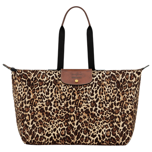 Longchamp SS23 Stephanie d#8217;heygere 32.png