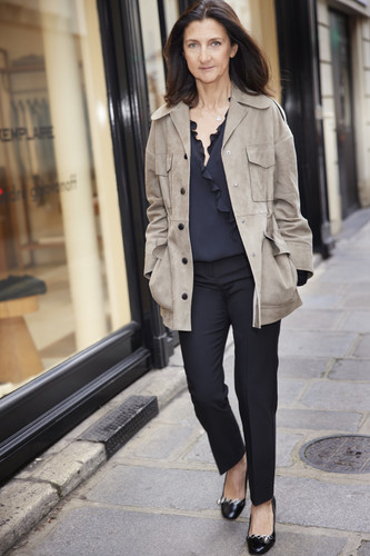 Portrait Sophie Delafontaine rue couleur.jpg