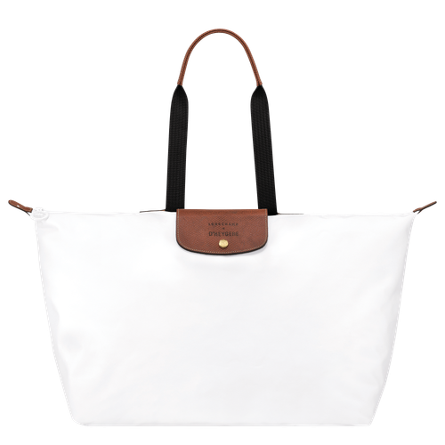 Longchamp SS23 Stephanie d#8217;heygere 38.png