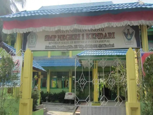 SMP 1 KENDARI.jpg