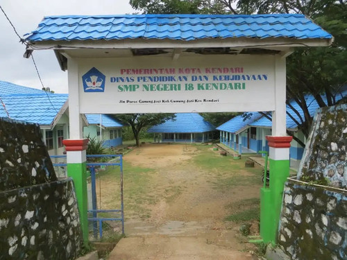 SMP 18 KENDARI.jpg