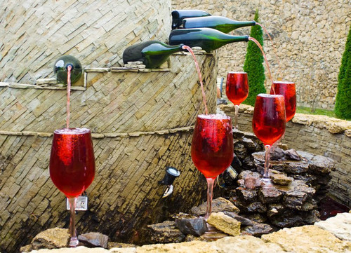 Wine fountain Italy.jpg