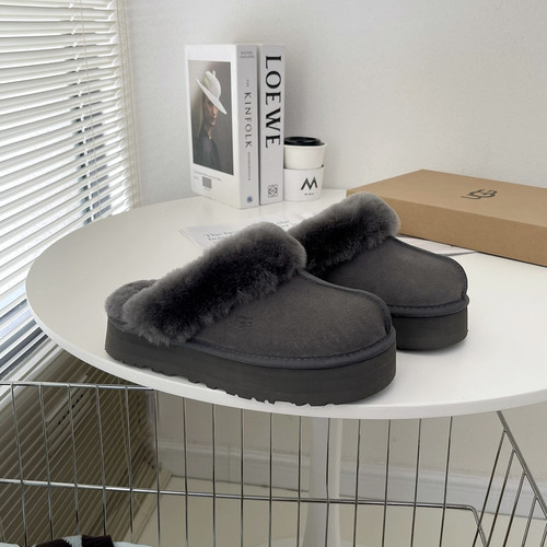 UGG Scuffette II grey.jpg