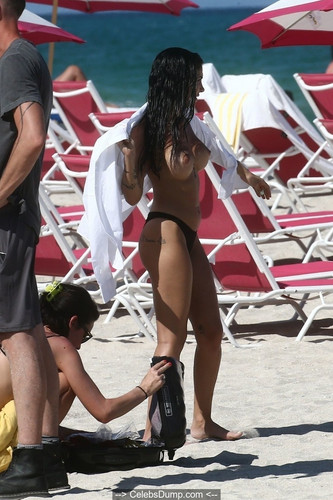 giulia de lellis poses tpless on a beach during a photoshoot in miami beach april 29 2019 51.jpg