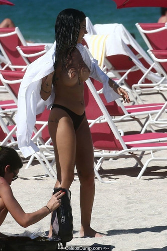 giulia de lellis poses tpless on a beach during a photoshoot in miami beach april 29 2019 42.jpg