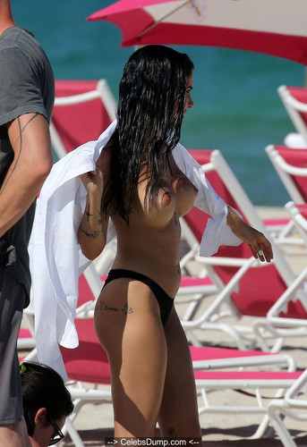 giulia de lellis poses tpless on a beach during a photoshoot in miami beach april 29 2019 81.jpg