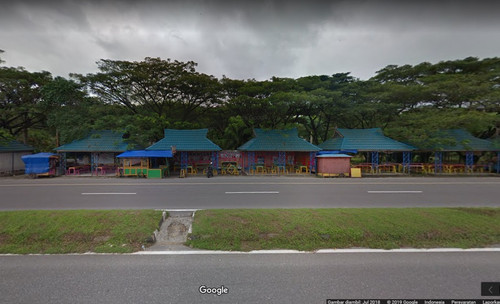 jajanan pkl kendari beach.jpg