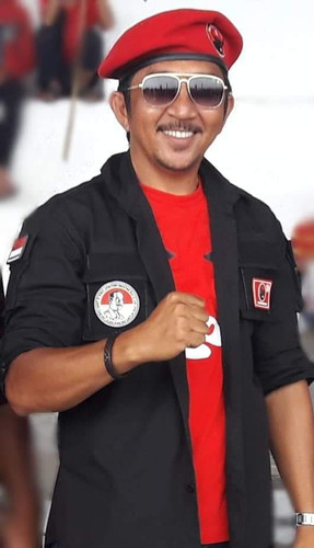 Jimmy Mekel Caleg PDIP Minut.jpg