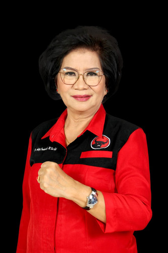 Aaltje Dondokambey Caleg PDIP Manado