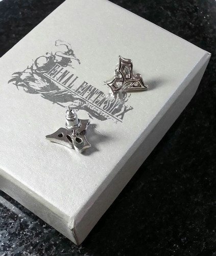 Tidus Earrings (Final Fantasy X) (1).jpg