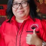 Adolfien Supit Caleg PDIP Tomohon