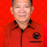 Refli Ngantung Caleg PDIP Minahasa