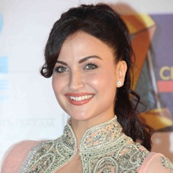 elli avram.jpg
