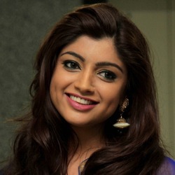 akanksha puri.jpg