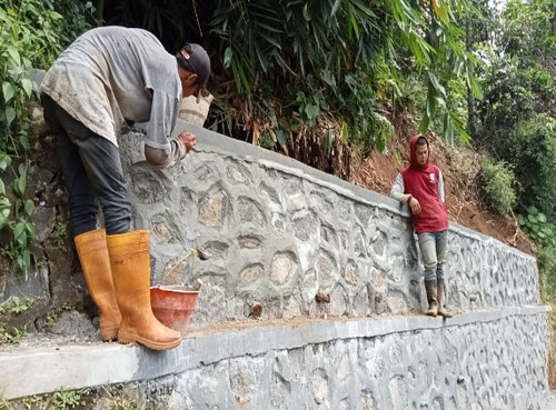Bobotsari Karanganyar (Talud).jpg